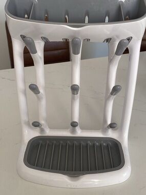 Oxo White and Gray Vertical Bottle & Lid Organizer Dryer